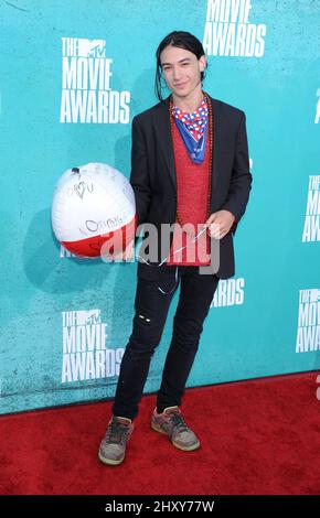 Ezra Miller lors des MTV Movie Awards 2012 qui ont eu lieu à l'amphithéâtre Gibson, en Californie Banque D'Images