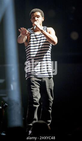 Drake se produit en direct lors de la visite du Club Paradise en 2012 au Time Warner Cable Music Pavilion, à Raleigh Banque D'Images