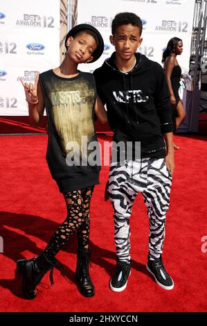 Willow Smith et Jaden Smith arrivent aux BET Awards 2012 le 1 juillet 2012 à Los Angeles, en Californie. Banque D'Images