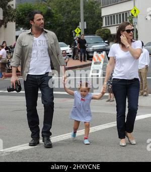 Ben Affleck, Jennifer Garner et la fille Seraphina Affleck vus pendant la Pacific Palisades 4th de juillet Parade en Californie, Etats-Unis. Banque D'Images