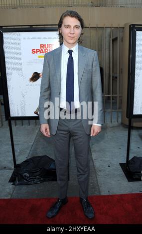 Paul Dano assiste à la première « Ruby Sparks » qui a eu lieu au American Cinematheque's Egyptian Theatre à Los Angeles, en Californie, le 19 juillet 2012. Banque D'Images