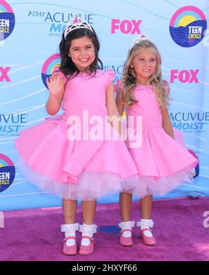 Sophia Grace Brownlee et Rosie McClelland aux prix Teen Choice 2012 qui se tiennent à l'amphithéâtre Gibson. Tammie Arroyo Banque D'Images