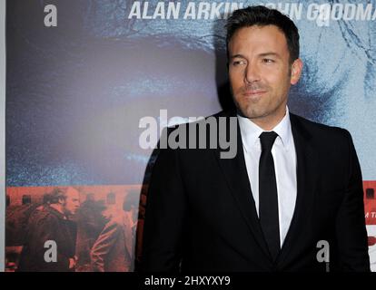 Ben Affleck participe à la première « Argo » de Los Angeles qui a eu lieu à l'Academy of Motion Picture Arts and Sciences, Californie. Banque D'Images