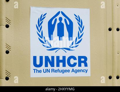 Berlin, Allemagne. 17th septembre 2021. Le logo du HCR est collé sur une hutte autonome du HCR. À la lumière de la guerre en Ukraine, l'agence des Nations unies pour les réfugiés HCR a reçu jusqu'à présent plus de $200 millions (environ 183 millions d'euros) de dons de sociétés, de fondations et de particuliers. (À dpa 'l'agence des réfugiés de l'ONU a reçu $200 millions de donations') crédit: Annette Riedl/dpa/Alay Live News Banque D'Images