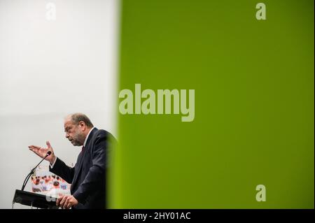 AIX en Provence, France. 14th mars 2022. Eric Dupond-Moretti fait son discours à la prison. Roselyne Bachelot (ministre de la Culture) et Eric Dupond-Moretti (ministre de la Justice) se sont rendus au centre pénitentiaire d'Aix-Luynes afin de conclure un accord de développement Culture/Justice. Ils ont également annoncé la création d'un prix littéraire le "Goncourt des prisonniers" sous l'égide de l'écrivain et secrétaire de l'académie Goncourt, Philippe Claudel. Crédit : SOPA Images Limited/Alamy Live News Banque D'Images