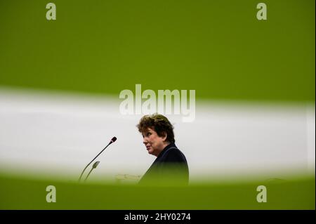 AIX en Provence, France. 14th mars 2022. Roselyne Bachelot fait son discours à la prison. Roselyne Bachelot (ministre de la Culture) et Eric Dupond-Moretti (ministre de la Justice) se sont rendus au centre pénitentiaire d'Aix-Luynes afin de conclure un accord de développement Culture/Justice. Ils ont également annoncé la création d'un prix littéraire le "Goncourt des prisonniers" sous l'égide de l'écrivain et secrétaire de l'académie Goncourt, Philippe Claudel. Crédit : SOPA Images Limited/Alamy Live News Banque D'Images