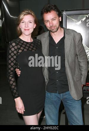 Michael J. Bassett et sa femme assistent à la première de Silent Hill : Revelations 3D à Los Angeles. Banque D'Images