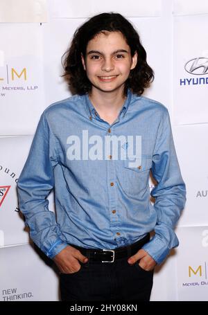 Max Burkholder assiste à Autism parle 'Blue Tie-Blue Jean Bal' au Hilton Hotel Beverly Hills, ca. Banque D'Images