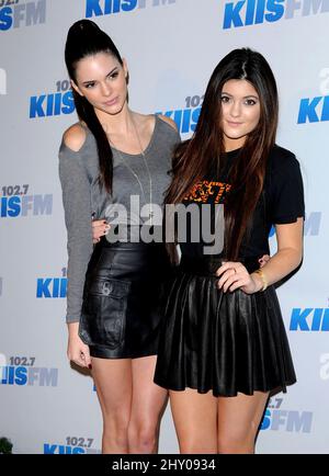 Kendall Jenner et Kylie Jenner assistaient à la nuit 2 KIIS FM 'Jingle ball' 2012 qui s'est tenue au Nokia Theatre de Los Angeles, aux États-Unis. Banque D'Images
