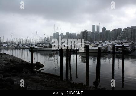 Yachts et bateaux à voile garés à Coal Harbour, Vancouver (Colombie-Britannique), Canada Banque D'Images