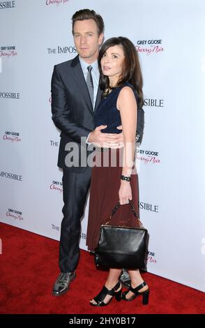 Ewan McGregor et Eve Mavrakis assistent à la première de 'l'impossible' à Los Angeles. Banque D'Images