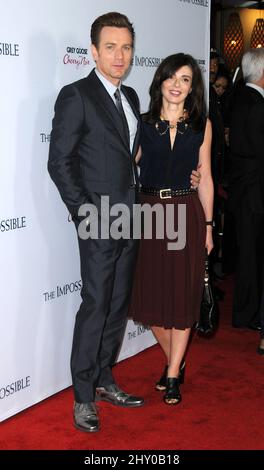 Ewan McGregor et Eve Mavrakis assistent à la première de 'l'impossible' à Los Angeles. Banque D'Images