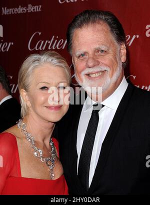 Helen Mirren et son mari Taylor Hackford assistent au gala du Festival international du film de Palm Springs 2013 qui s'est tenu au centre de congrès de Palm Springs à Pasadena, en Californie, aux États-Unis. Banque D'Images