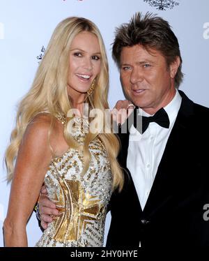 Elle Macpherson et Richard Wilkins participant au Gala du Black Tie de G'day USA en 2013 pour rendre hommage aux Australiens à Los Angeles, en Californie. Banque D'Images