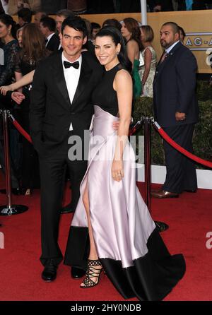 Julianna Margulies et Keith Lieberthal arrivent aux prix annuels de la SAG 19th qui se tiennent au Shrine Auditorium de Los Angeles. Banque D'Images