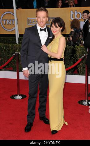 Damian Lewis et Helen McClory arrivent aux prix annuels de la Guilde des acteurs de l'écran 19th qui se tiennent au Shrine Auditorium, Los Angeles. Banque D'Images