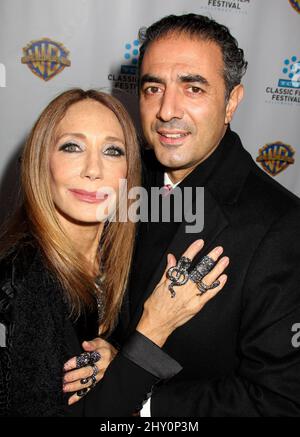 Marisa Berenson et Jean Michel Simonian lors de la projection du Cabaret 40th anniversaire de New York, tenue au théâtre Ziegfeld. Banque D'Images