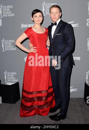 Ginnifer Goodwin, Josh Dallas participant aux Prix annuels de la Guilde des designers de costumes 15th à la salle de bal internationale de l'hôtel Beverly Hilton à Los Angeles, en Californie. Banque D'Images