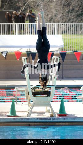 Katherine Webb sur le set de 'Celebrity Splash' pratiquant ses plongées à Santa Monica, Etats-Unis. Banque D'Images