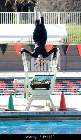 Katherine Webb sur le set de 'Celebrity Splash' pratiquant ses plongées à Santa Monica, Etats-Unis. Banque D'Images
