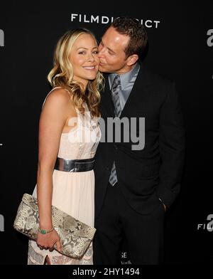 Cole Hauser et sa femme Cynthia Daniel assistaient à la première de « Olympus has Fallen » à Los Angeles, en Californie. Banque D'Images