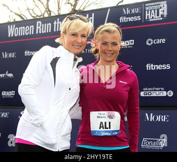 Alison Sweeney et Mika Brzezinski lors du demi-marathon féminin 10th annuel More Magazine/Fitness Magazine - tenu à Central Park le 14 avril 2013. Banque D'Images