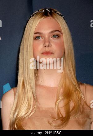 Elle Fanning arrive aux GLAAD Media Awards 24th qui se tiennent au JW Marriott Los Angeles à L.A. EN DIRECT. Banque D'Images