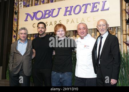 Robert de Niro, David Blaine, Ed Sheeran, Nobu Matsuhisa, Meir T assister à l'inauguration de l'hôtel Nobu au Palais César de Las Vegas, Nevada. Banque D'Images