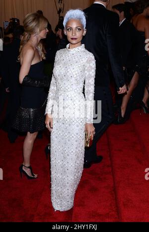 Nicole Richie participe au GALA MET 2013: 'PUNK: Chaos to Couture' tenu au Metropolitan Museum of Art de New York, Etats-Unis. Banque D'Images