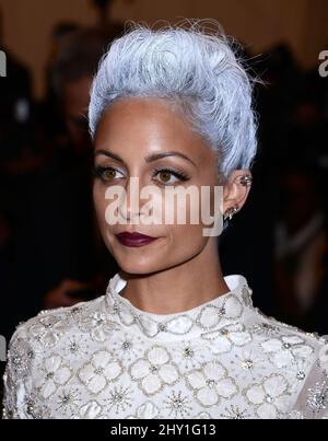 Nicole Richie participe au GALA MET 2013: 'PUNK: Chaos to Couture' tenu au Metropolitan Museum of Art de New York, Etats-Unis. Banque D'Images