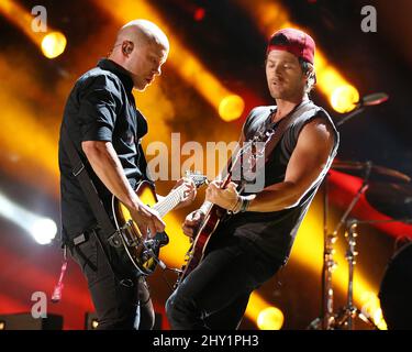 KIP Moore en scène au cours du 2 e jour du CMA Music Festival 2013 concerts de nuit au LP Field, Nashville. Banque D'Images