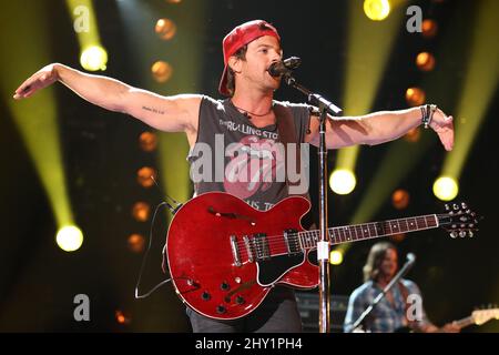 KIP Moore en scène au cours du 2 e jour du CMA Music Festival 2013 concerts de nuit au LP Field, Nashville. Banque D'Images