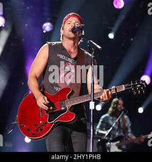 KIP Moore en scène au cours du 2 e jour du CMA Music Festival 2013 concerts de nuit au LP Field, Nashville. Banque D'Images