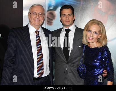 Henry Cavill participe à la première « un de l'acier » qui s'est tenue au Hall Alice Tully au Lincoln Center de New York, aux États-Unis. Banque D'Images