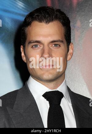 Henry Cavill participe à la première « un de l'acier » qui s'est tenue au Hall Alice Tully au Lincoln Center de New York, aux États-Unis. Banque D'Images