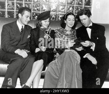 Jon Hall, Lana Turner, Rosalind Russell, James Stewart au Trocadéro de Londres, vers 1930. Référence du dossier no 34145-598THA Banque D'Images