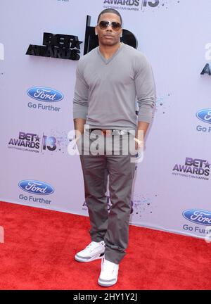 Nelly arrive aux BET Awards au Nokia Theatre le dimanche 30 juin 2013, à Los Angeles. Banque D'Images