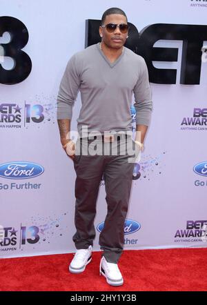 Nelly arrive aux BET Awards au Nokia Theatre le dimanche 30 juin 2013, à Los Angeles. Banque D'Images