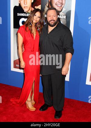 Kevin James et Steffiana de la Cruz participant au screening spécial « Grown UPS 2 » qui s'est tenu à AMC Lincoln Square à New York, États-Unis. Banque D'Images