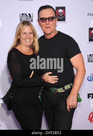 Robert Patrick & Barbara Patrick assiste à la première de la saison six pour fils d'anarchie Banque D'Images