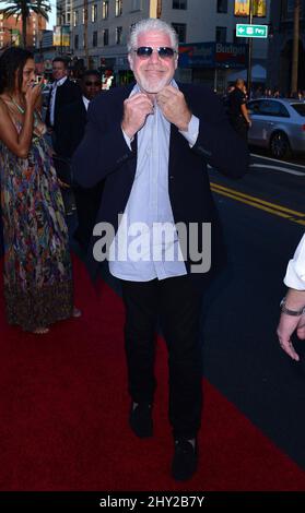 Ron Perlman participe à la première projection de la saison 6 des « Sons of Anarchy » au Dolby Theatre, Los Angeles. Banque D'Images