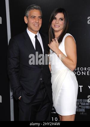 George Clooney et Sandra Bullock assistant à la première « Gravity » de New York à AMC Lincoln Square Banque D'Images