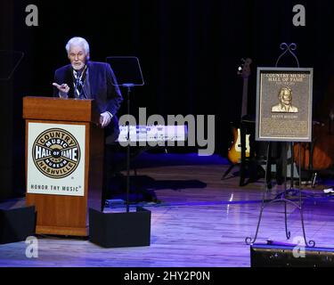 Kenny Rogers lors de la cérémonie du médaillon qui a eu lieu au CMA Theatre au Country Music Hall of Fame, Nashville, Tennessee. Banque D'Images