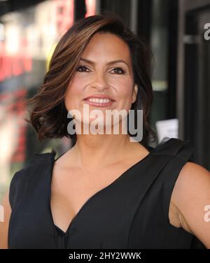 Mariska Hargitay est honorée d'une étoile sur le Hollywood Walk of Fame à côté de la star de sa mère Jayne Mansfield Banque D'Images