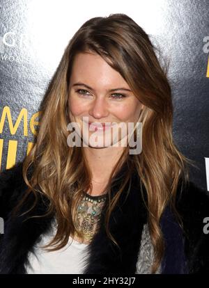 Behati Prinsloo assiste à la première « American Hustle » au Ziegfeld Theatre de New York, Etats-Unis. Banque D'Images