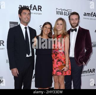 Aileen Getty arrive au quatrième Gala annuel de l'inspiration amfAR à Milk Studios le jeudi 12 décembre 2013 à Los Angeles. Banque D'Images