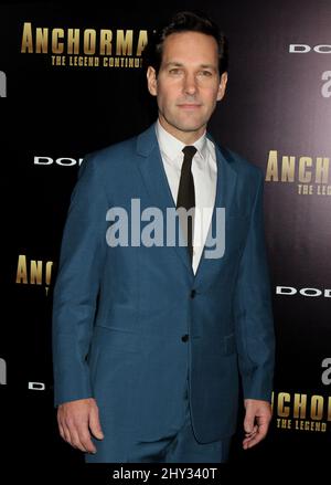 Paul Rudd assiste à la première d'Anchorman 2: The Legend continue, à New York. Banque D'Images