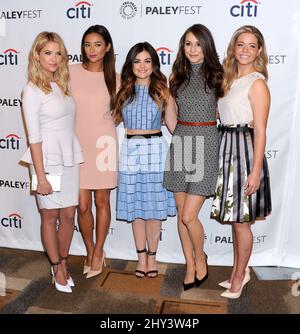 Ashley Benson, Shay Mitchell, Lucy Hale, Toian Bellisario et Sasha Pieterse arrivent pour l'événement de jolis petits menteurs lors du PaleyFest annuel 31st qui s'est tenu au Dolby Theatre, Hollywood, Los Angeles. Banque D'Images