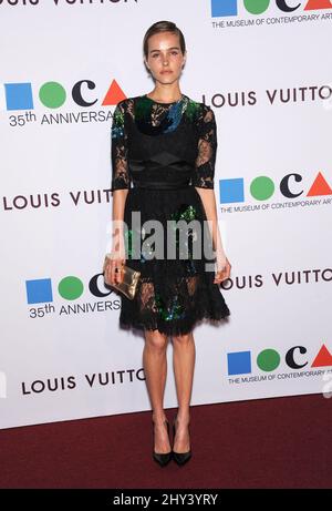 Isabel Lucas assiste au Gala du 35th anniversaire de la MOCA, au Geffen de la MOCA, Los Angeles Banque D'Images