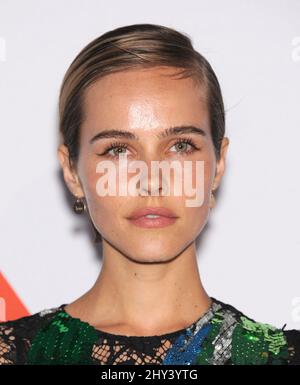 Isabel Lucas assiste au Gala du 35th anniversaire de la MOCA, au Geffen de la MOCA, Los Angeles Banque D'Images